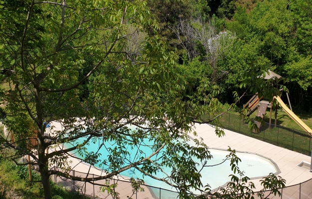 A saisir ! Roussillon, camping vert