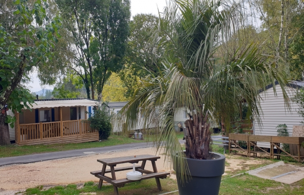 Camping vert à vendre en Occitanie